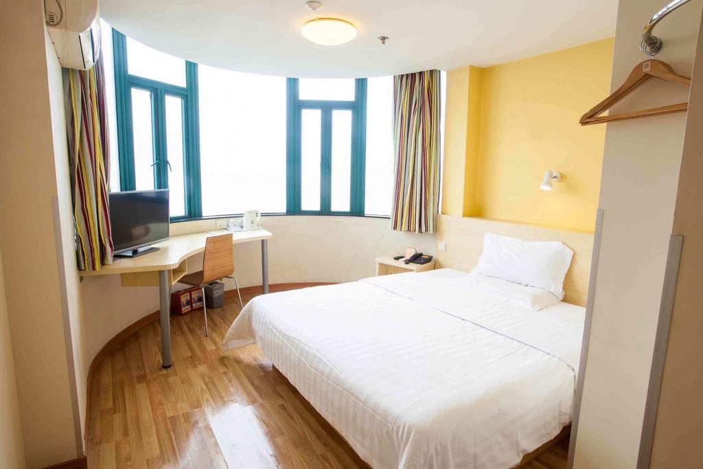 7Days Inn Changsha Wuyi Avenue Yunajialing Metro Station Room photo